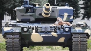 كندا ترسل أربع دبابات من طراز ليوبارد إلى أوكرانيا