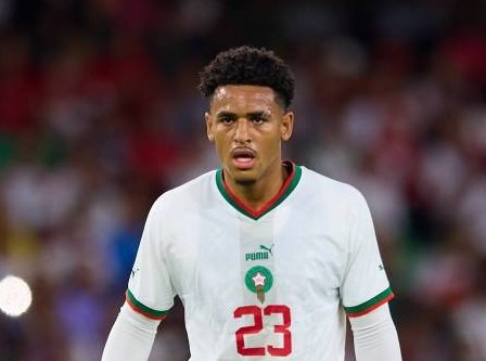 الركراكي يعتزم إعادة ضم ريان ماي إلى المنتخب المغربي