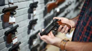 القانون الجديد لحيازة الاسلحة بالمغرب يدخل حيز التنفيذ