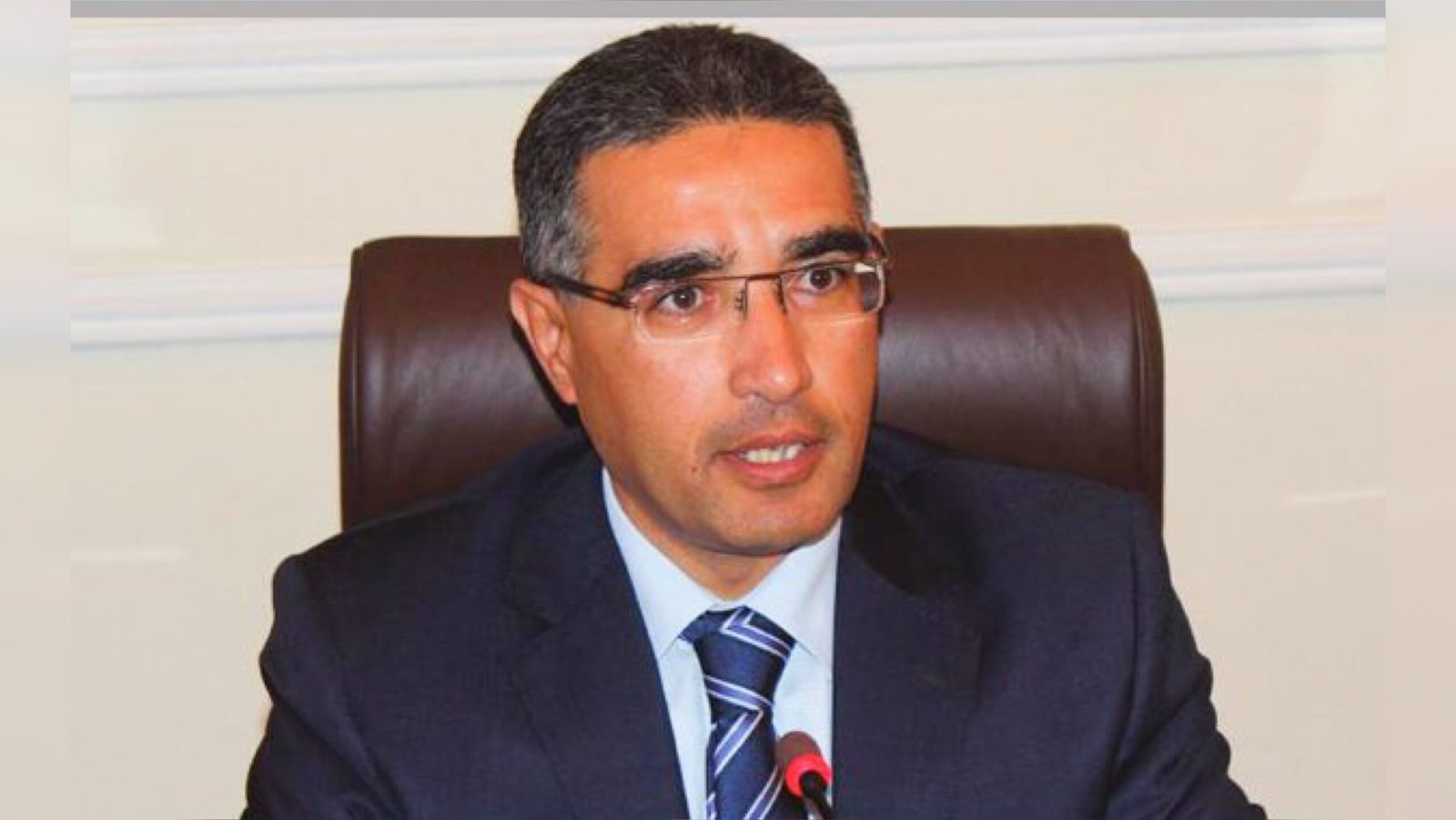 اليعقوبي يحرج الوزيرة المنصوري بإعفاء مديرة وكالة حضرية