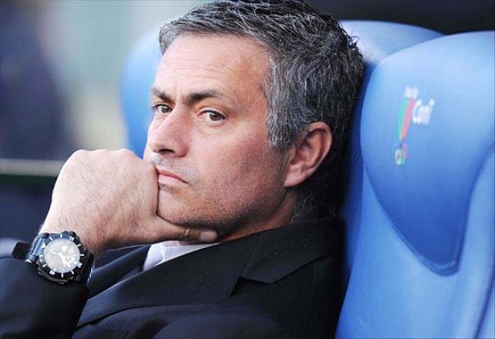 مورينيو يقترب من تدريب باريس سان جيرمان