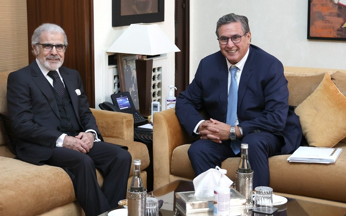 أخنوش يجتمع مع الجواهري لتقييم الوضع الإقتصادي والمالي بالمغرب