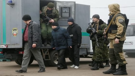 بوساطة إماراتية.. أوكرانيا تفرج عن 63 أسير حرب روسياً