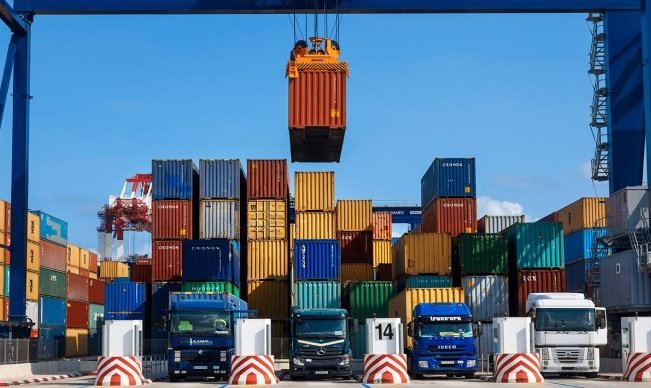 ارتفاع العجز التجاري بزائد 56.5 % بنهاية 2022