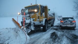 مجهودات كبيرة لإزالة الثلوج بوارزازات