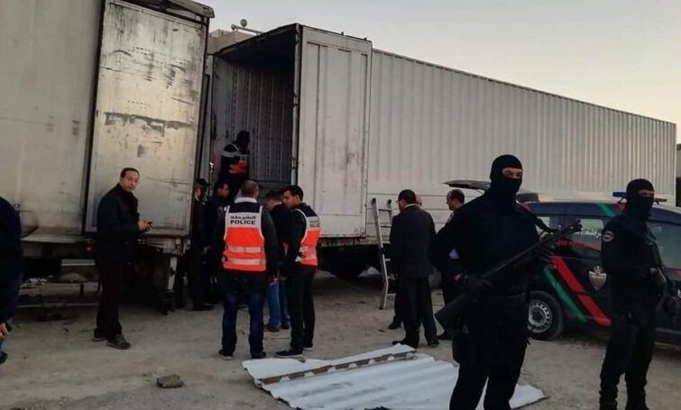 العيون.. إجهاض محاولة تهريب دولي لحوالي طنين من “الشيرا”