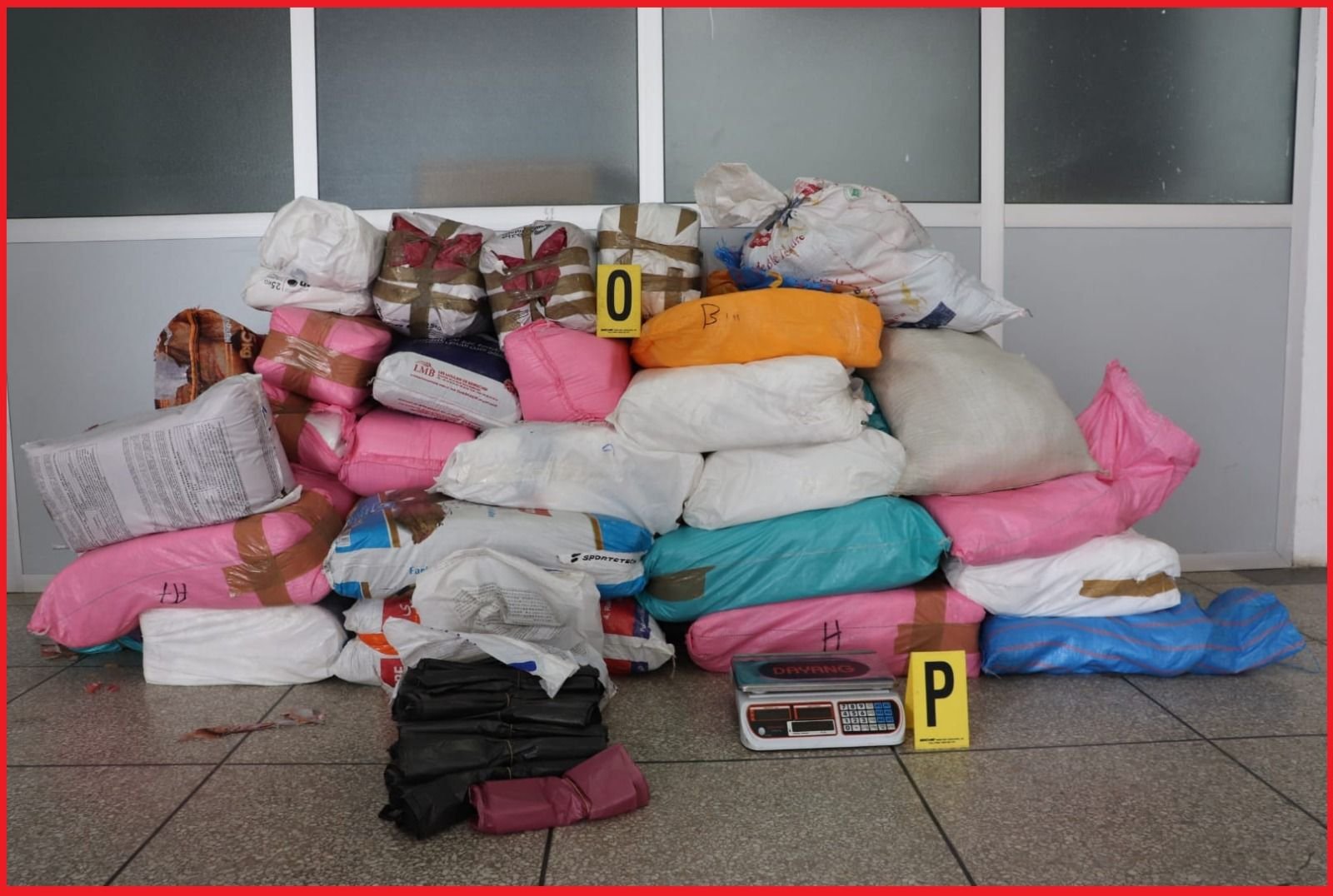 ترويج الأكياس البلاستيكية المحظورة يسقط أربعينيا في قبضة مصالح الأمن بمكناس