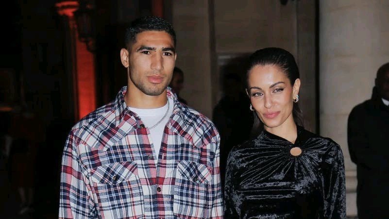 ما حقيقة طلاق حكيمي بزوجته التونسية؟