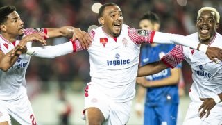 لاعب ودادي جديد يلبس قميص الأسود