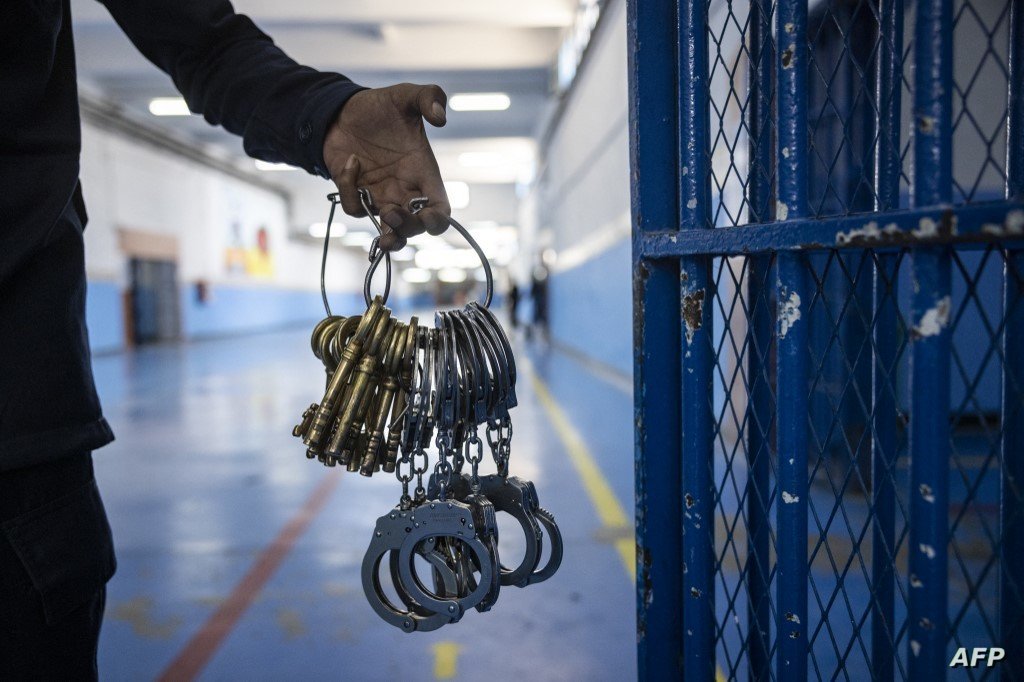 مقاطعة سوق أسبوعي يقود ثلاث شبان للسجن