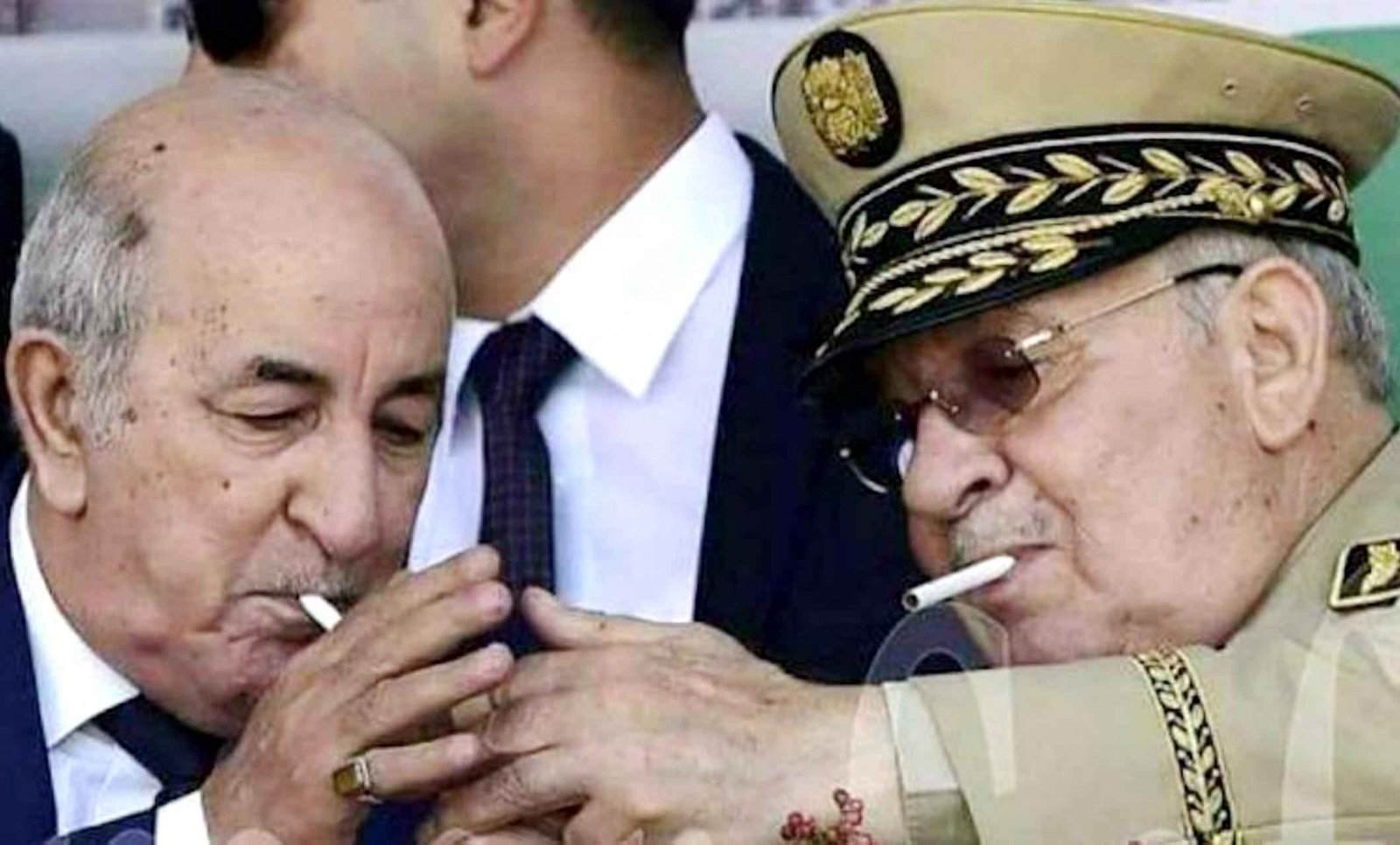 كابرانات الجزائر يمارسون القمع على الصحافيين الجزائريين