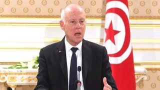 المعارضة التونسية تطالب الحكومة بتوضيح سبب “غياب” الرئيس سعيّد عن المشهد السياسي