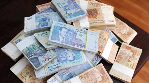 تهمة اختلاس الأموال تجُرّ مدير بنك لتحقيق