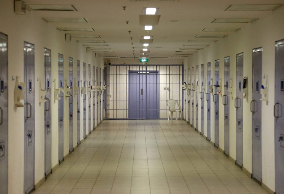 إدارة سجن “طنجة 2” تكشف ملابسات وفاة سجين إسباني