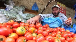 عودة أسعار الطماطم والبطاطس إلى الارتفاع