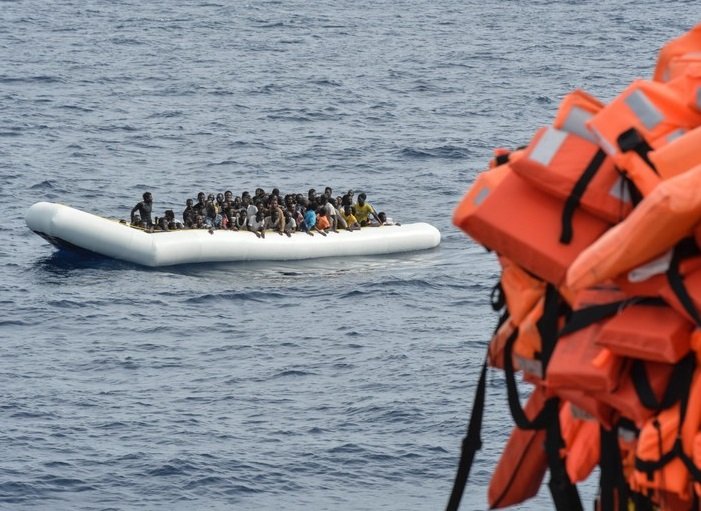 البحرية الملكية تنقذ مرشحين للهجرة السرية من الغرق