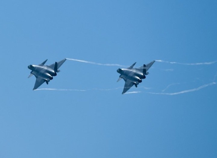 20 طائرة حربية صينية تخترق المجال الجوي لتايوان