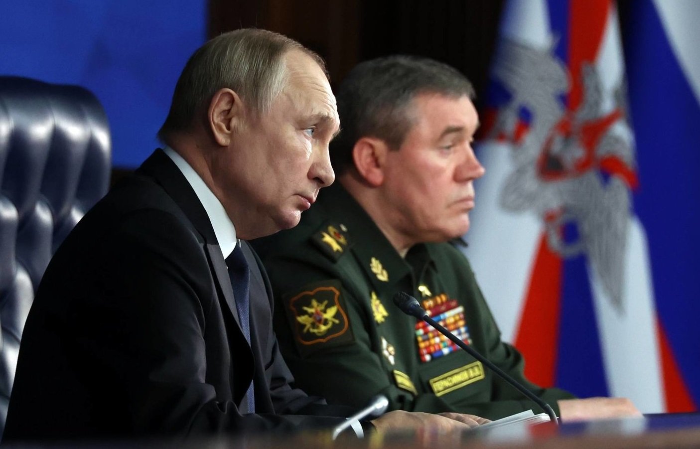 الرئيس الروسي يلزم عناصر المجموعات المسلحة بأداء القسم