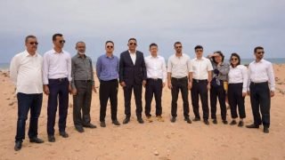 شركة صينية تستثمر في أكبر مصنع للبطاريات الكهربائية في العالم بالعيون