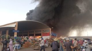 حريق مهول يجتاح سوق في مراكش