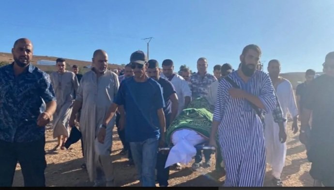 جثمان شهيد الرصاص الجزائري يوارى التراب والكشف عن التفاصيل من قبل شقيقه