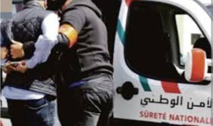 من بينهم مدير مؤسسة تعليمية عمومية القبض على 5 اشخاص بتهمة الاتجار في كتب مدرسية ذات طابع مجاني