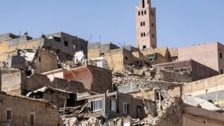 ممثلي الودادية الحسنية للقضاة يقدمون مساعدات لضحايا زلزال الحوز
