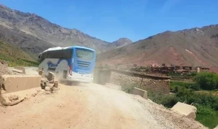 الطريق الوطنية نحو ورززات تتحول إلى طريق الموت
