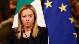 بسبب حرب غزة.. إيطاليا تحذر من تراجع دعم أوكرانيا