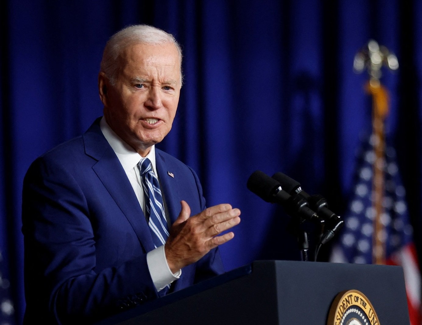 جو بايدن يطلب من إسرائيل احترام “قوانين الحرب” في غزة ويحذّر إيران