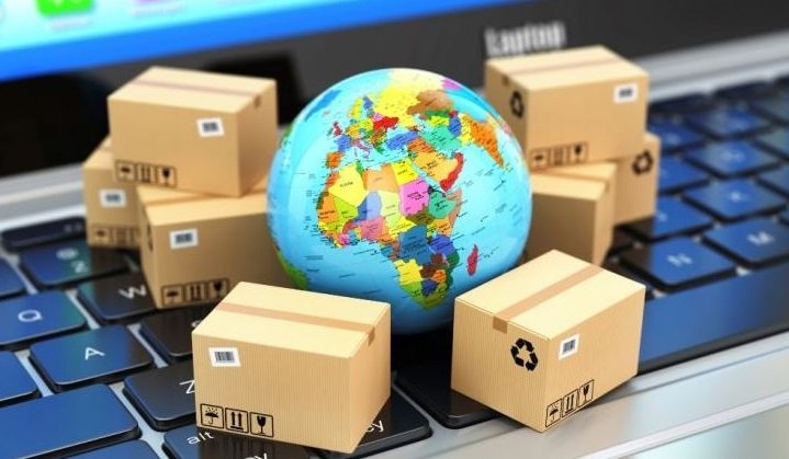 الحكومة تقترح فرض ضريبة على ممتهني “التجارة الإلكترونية” في 2024