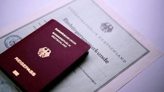 ألمانيا تُسهِّل إجراءات تجنيس المهاجرين