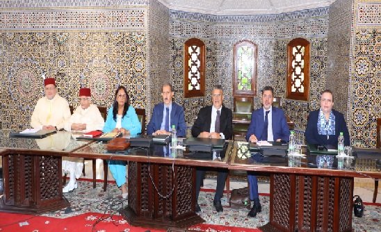 تقرير رسمي يرصد تفشي العنوسة تزامنا مع مناقشة مدونة الأسرة