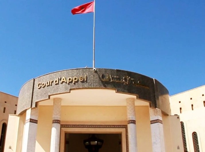 فتح بحث قضائي بعد وفاة شخص وإصابة ثلاثة آخرين نتيجة إطلاق مقذوفات متفجرة بالسمارة