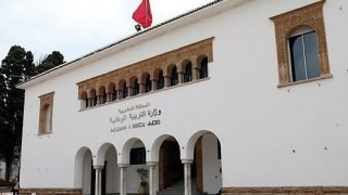 الاحتقان يتواصل في قطاع التعليم.. دكاترة التربية الوطنية يعلنون خوض إضراب وطني