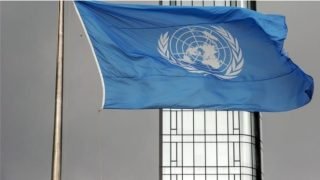 الأمم المتحدة تنكس أعلامها بمقارها الآسيوية تكريما لأرواح موظفيها في غزة