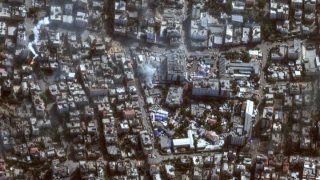 الجيش الإسرائيلي يقتحم مستشفى الشفاء في غزة و يعلن عن تنفيذ عملية “دقيقة وموجهة”.