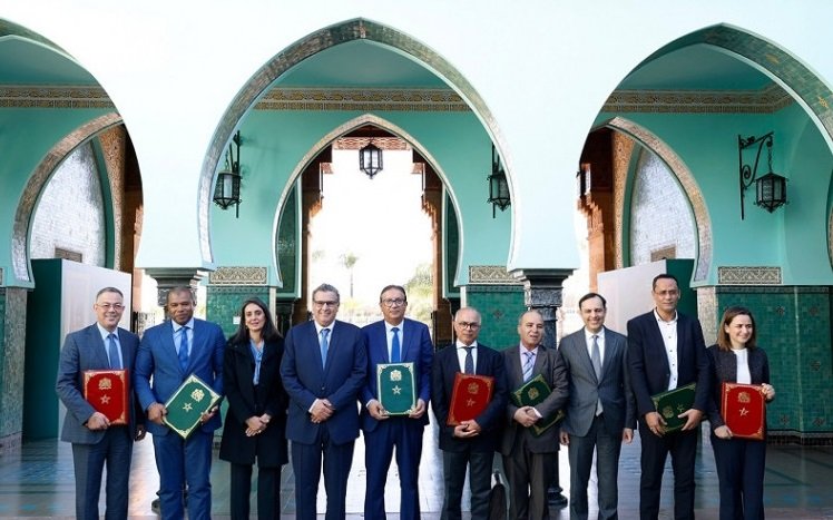 عاجل.. الحكومة تجمد العمل بالنظام الأساسي بعد اتفاق مع النقابات