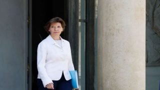 عطل تقني يشل طائرة وزيرة الخارجية الفرنسية