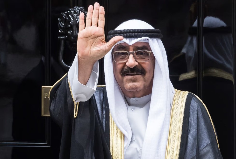 الشيخ مشعل الأحمد الجابر الصباح يتولى الحكم في الكويت