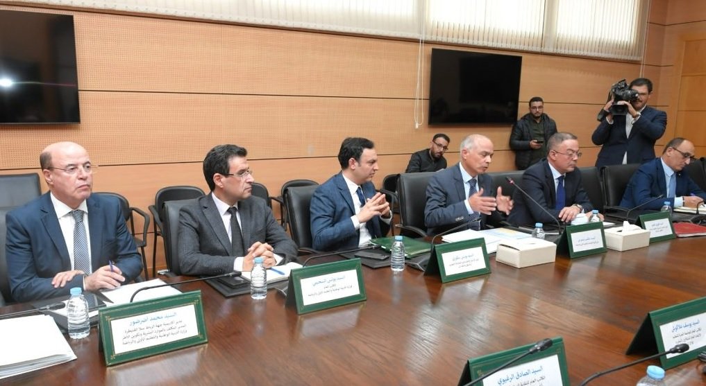 عاجل.. هذه مخرجات اجتماع اليوم بين اللجنة الثلاثية والنقابات التعليمية