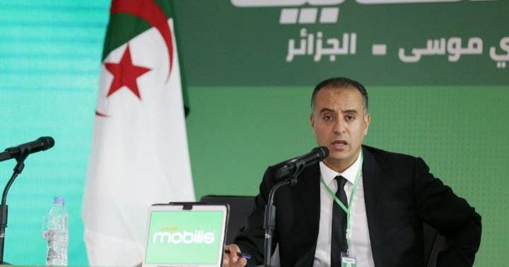 رئيس الاتحادية وليد صادي .. لن يسافر أي جزائري إلى المغرب في مقاطعة لحفل جوائز الكونفدرالية الإفريقية لكرة القدم بمراكش
