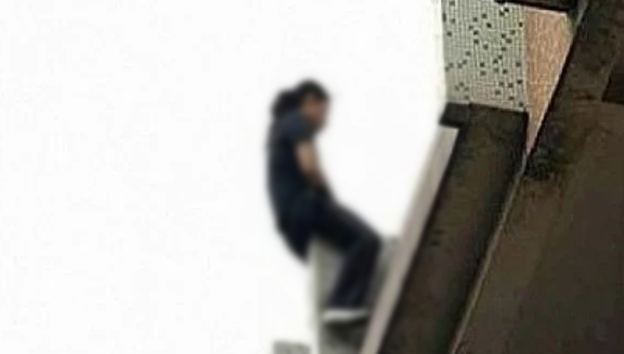 انتحار تلميذة بفاس بعد نشر صور لها على الفيسبوك