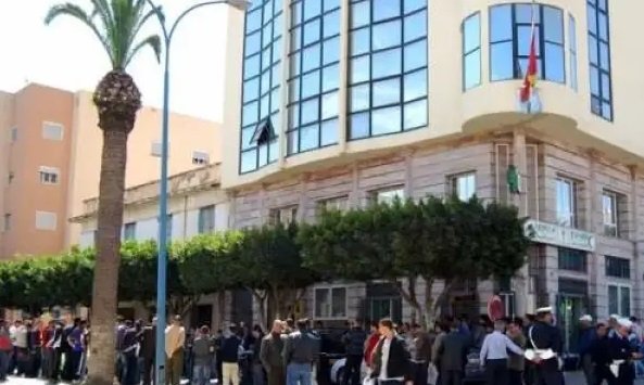 بسبب رفض التأشيرات.. مغاربة يرفعون شكايات إلى ألباريس ضد قنصلية الناظور