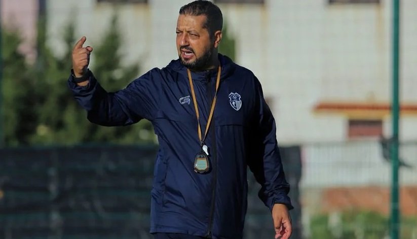 نادي اتحاد طنجة يستغني عن خدمات المدرب عمر نجحي