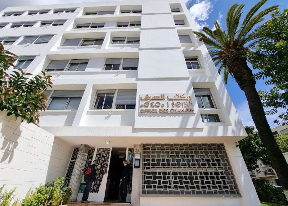 ضبط مؤثرين وصانعي محتوى على الإنترنت مخالفين لقوانين الصرف