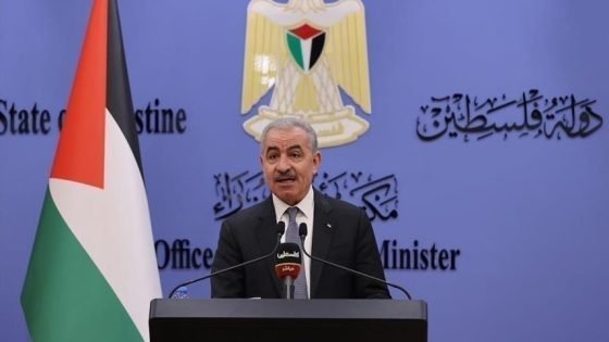 رئيس الوزراء الفلسطيني يقدم استقالة حكومته للرئيس عباس