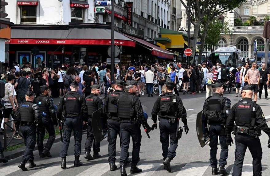 فرنسا.. المعلمون يدخلون في إضراب تنديدا بتدهور ظروف عملهم