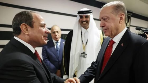 بعد قطيعة 11 عاما.. أردوغان يصل إلى مصر في زيارة رسمية