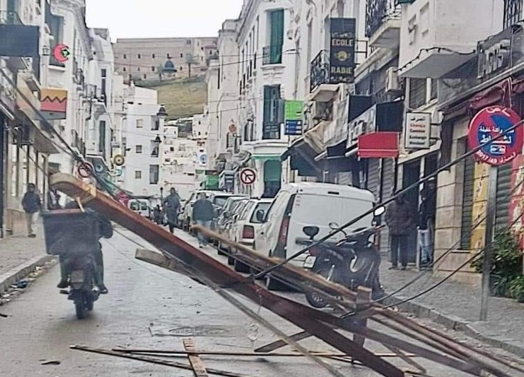 الأرصاد الجوية تحذر المغاربة من اشتداد قوة الرياح و الثلوج والأمطار